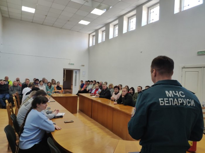 Занятие по вопросам пожарной безопасности и эвакуации при чрезвычайных ситуациях 18 декабря